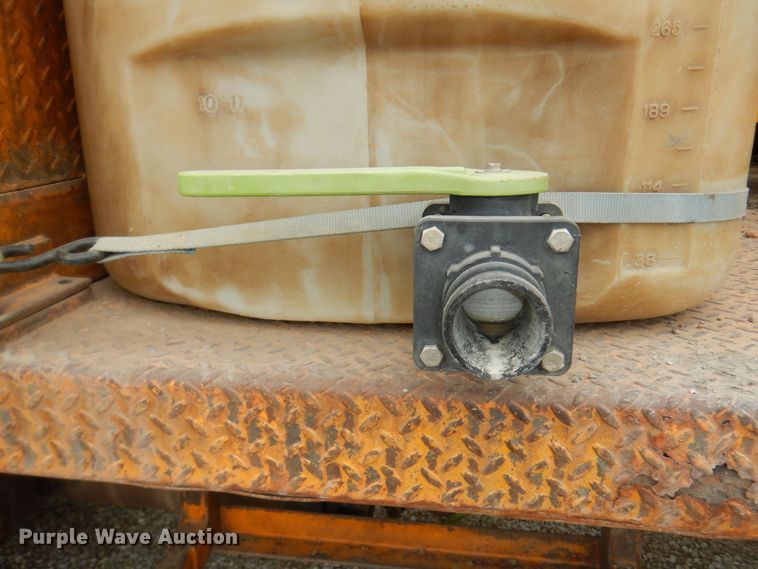 image for item MD9145 1998 GMC C7500  drilling rig truck