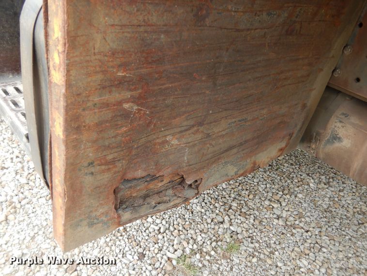 image for item MD9145 1998 GMC C7500  drilling rig truck