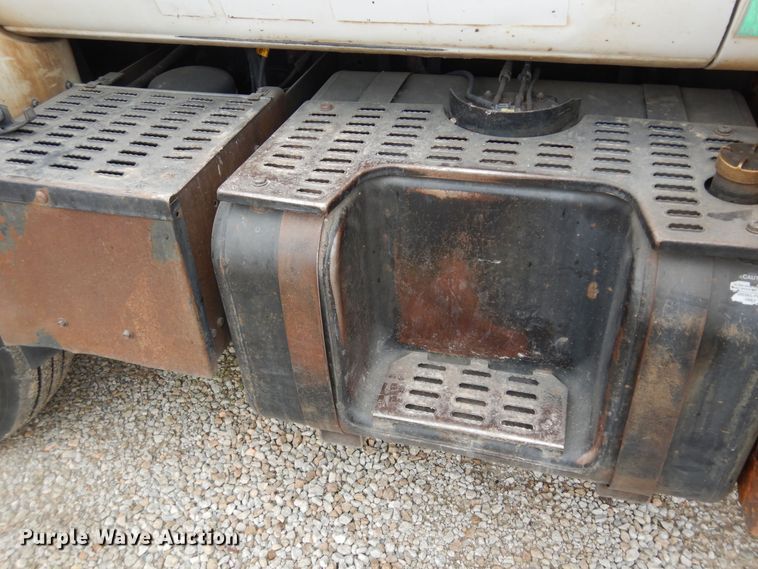 image for item MD9145 1998 GMC C7500  drilling rig truck