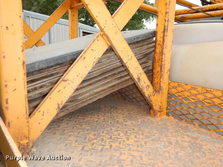 image for item MD9145 1998 GMC C7500  drilling rig truck