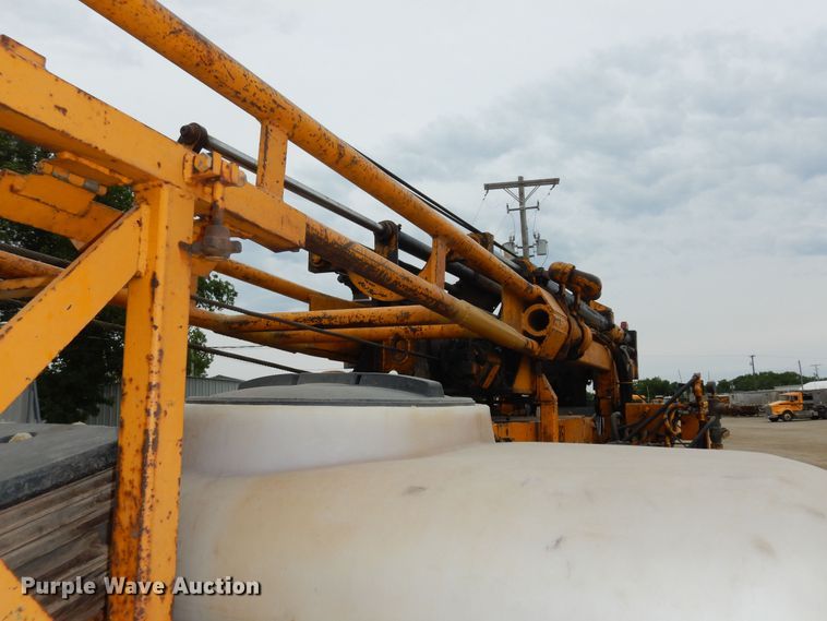 image for item MD9145 1998 GMC C7500  drilling rig truck