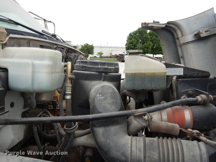 image for item MD9145 1998 GMC C7500  drilling rig truck