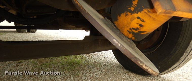 image for item MD9145 1998 GMC C7500  drilling rig truck