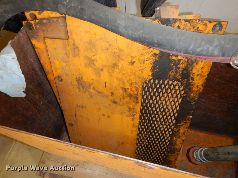 image for item MD9145 1998 GMC C7500  drilling rig truck