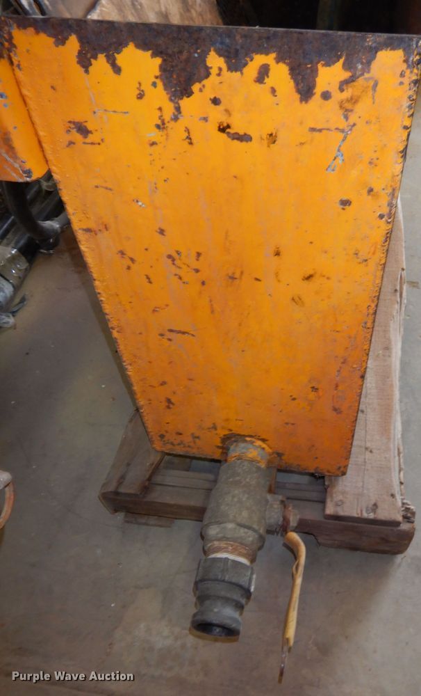 image for item MD9145 1998 GMC C7500  drilling rig truck