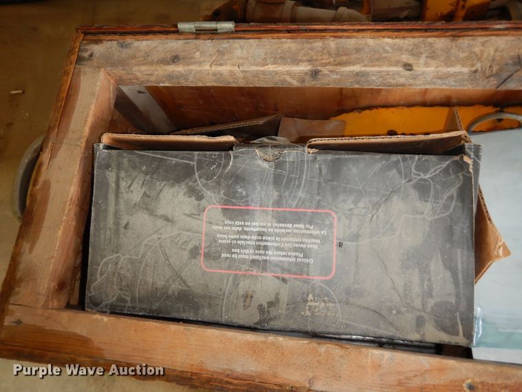 image for item MD9145 1998 GMC C7500  drilling rig truck