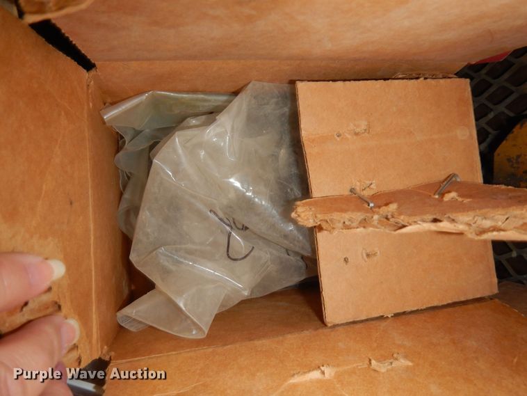 image for item MD9145 1998 GMC C7500  drilling rig truck