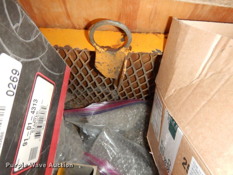 image for item MD9145 1998 GMC C7500  drilling rig truck