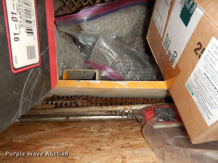 image for item MD9145 1998 GMC C7500  drilling rig truck