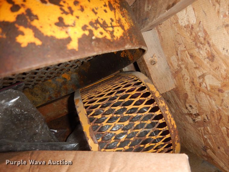 image for item MD9145 1998 GMC C7500  drilling rig truck