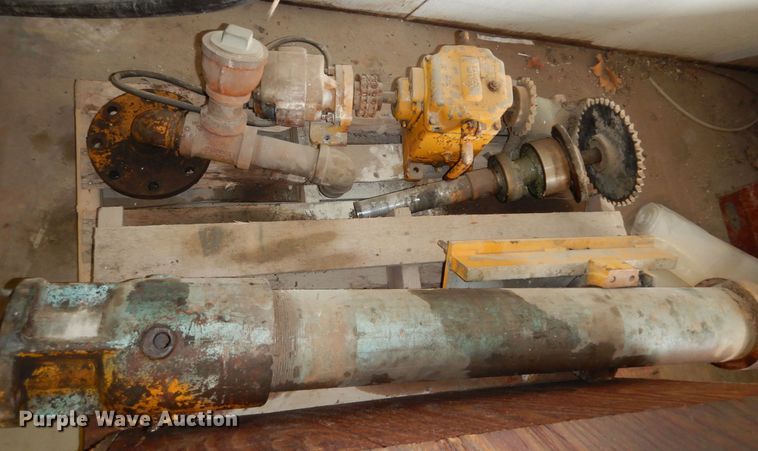 image for item MD9145 1998 GMC C7500  drilling rig truck