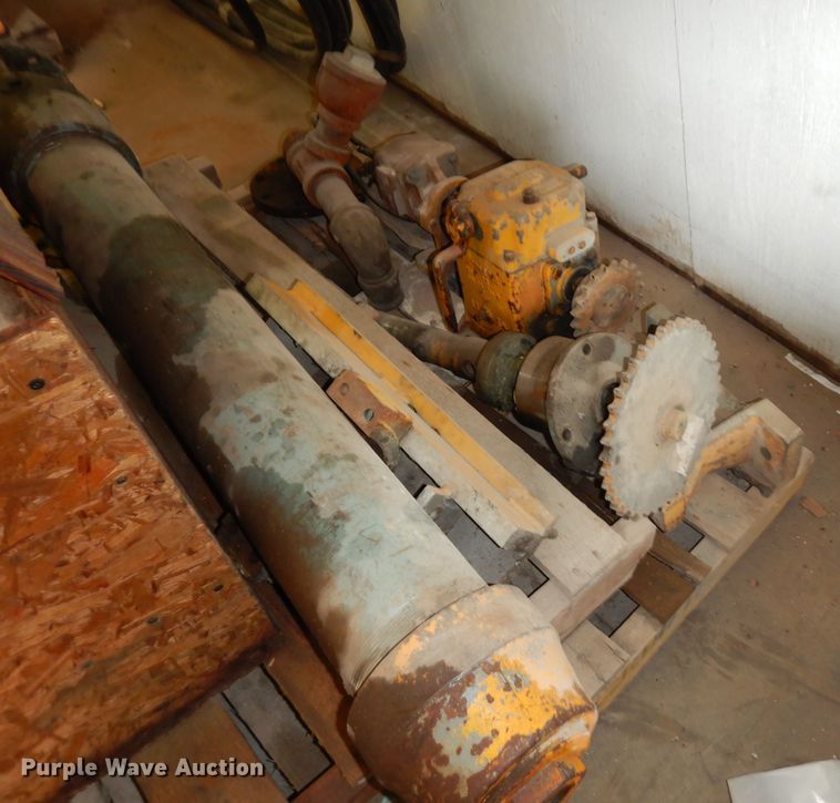 image for item MD9145 1998 GMC C7500  drilling rig truck