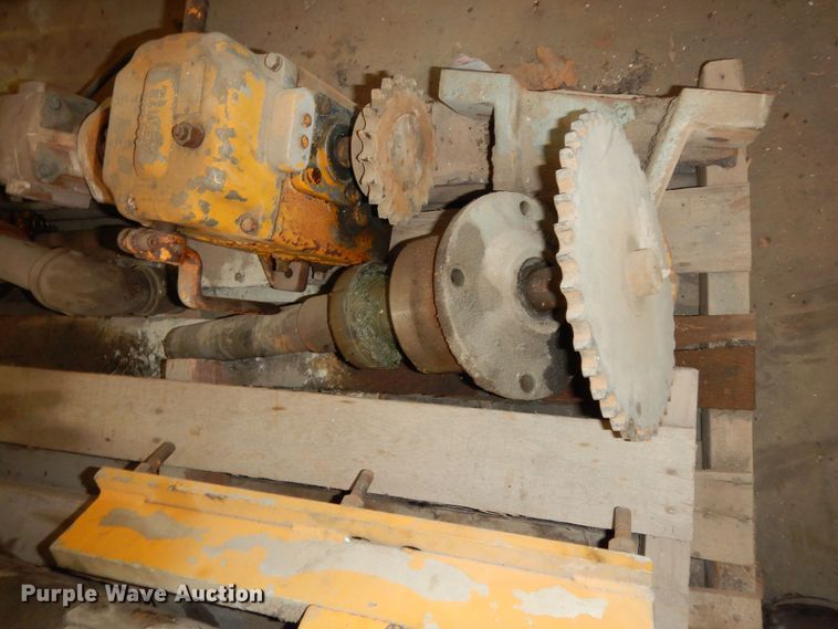 image for item MD9145 1998 GMC C7500  drilling rig truck