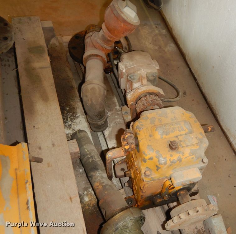 image for item MD9145 1998 GMC C7500  drilling rig truck