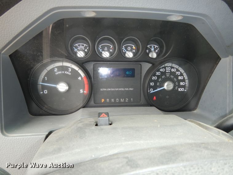 image for item MD9146 2012 Ford F550 Super Duty XL  Crew Cab flatbed truck