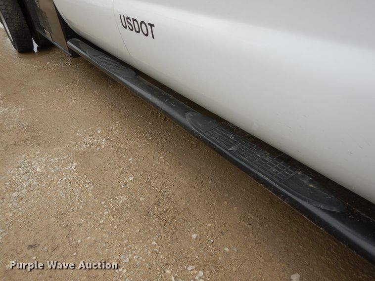 image for item MD9146 2012 Ford F550 Super Duty XL  Crew Cab flatbed truck