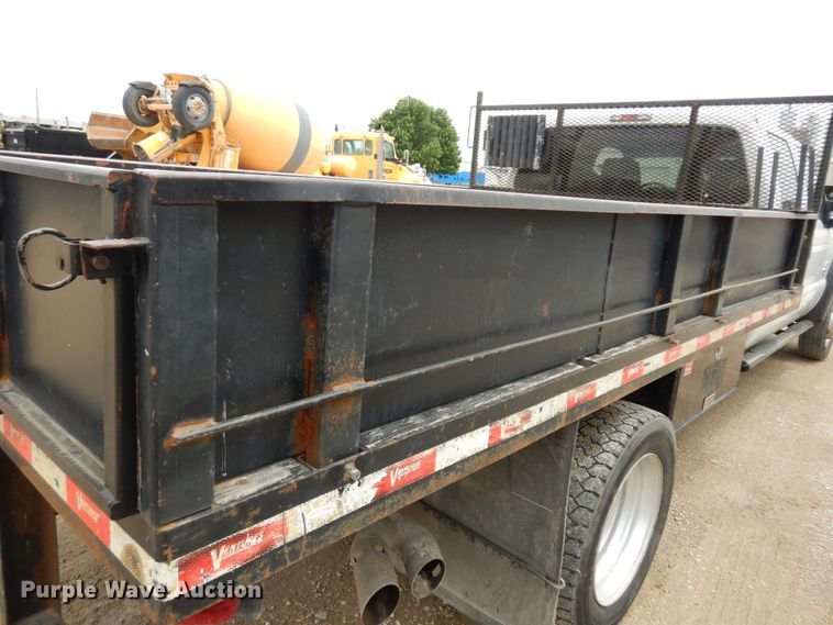 image for item MD9146 2012 Ford F550 Super Duty XL  Crew Cab flatbed truck