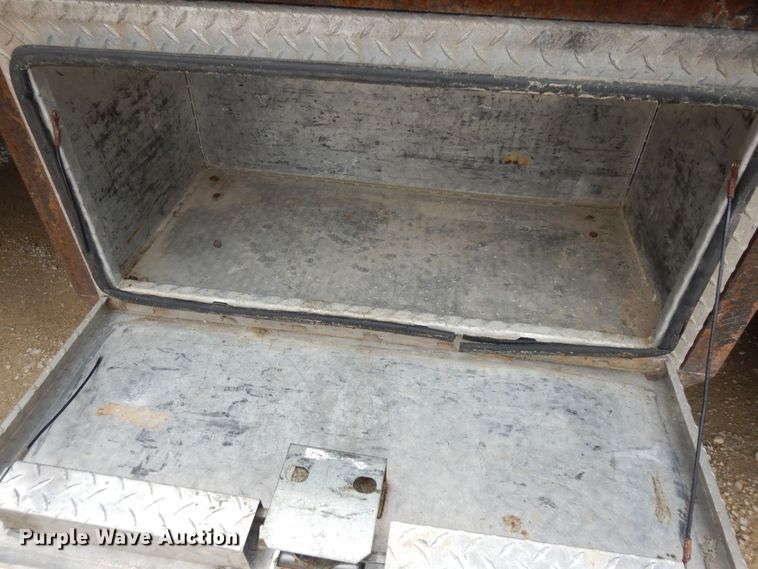 image for item MD9146 2012 Ford F550 Super Duty XL  Crew Cab flatbed truck