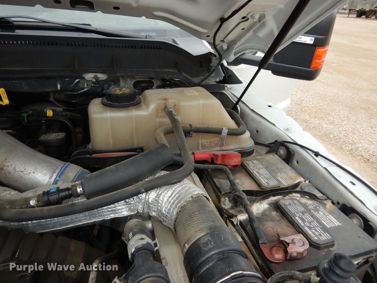 image for item MD9146 2012 Ford F550 Super Duty XL  Crew Cab flatbed truck