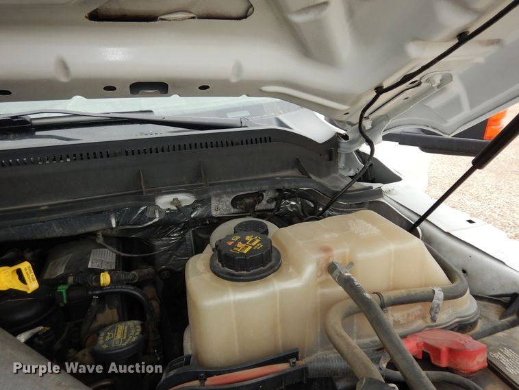 image for item MD9146 2012 Ford F550 Super Duty XL  Crew Cab flatbed truck