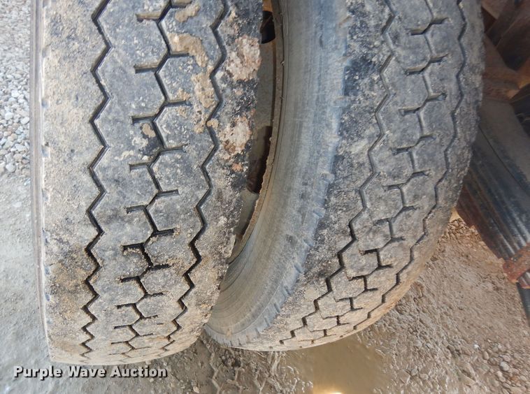 image for item MD9188 1999 Ford F550 Super Duty  dump flatbed truck