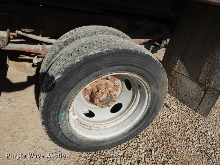 image for item MD9188 1999 Ford F550 Super Duty  dump flatbed truck