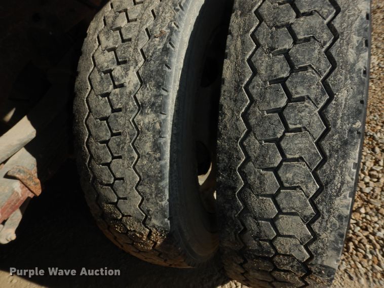 image for item MD9188 1999 Ford F550 Super Duty  dump flatbed truck