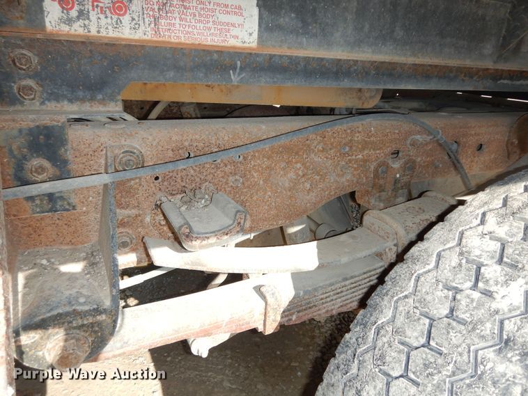 image for item MD9188 1999 Ford F550 Super Duty  dump flatbed truck