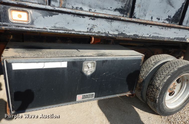 image for item MD9188 1999 Ford F550 Super Duty  dump flatbed truck