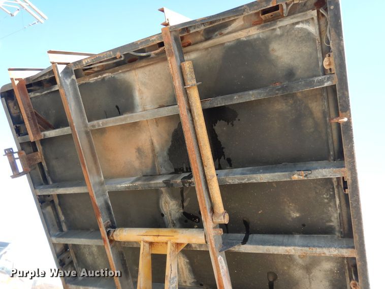 image for item MD9188 1999 Ford F550 Super Duty  dump flatbed truck