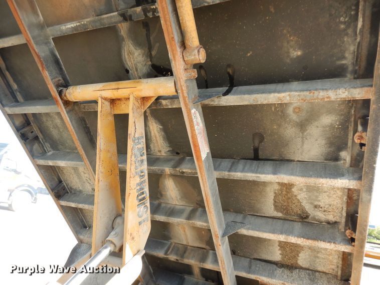 image for item MD9188 1999 Ford F550 Super Duty  dump flatbed truck