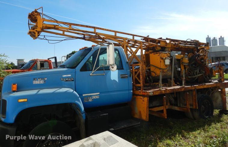 image for item MD9189 1995 GMC TopKick LoPro  drilling rig truck