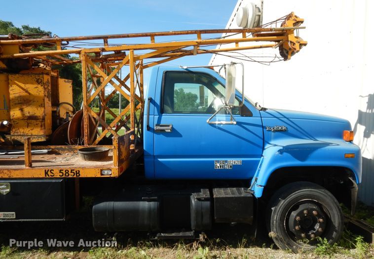 image for item MD9189 1995 GMC TopKick LoPro  drilling rig truck