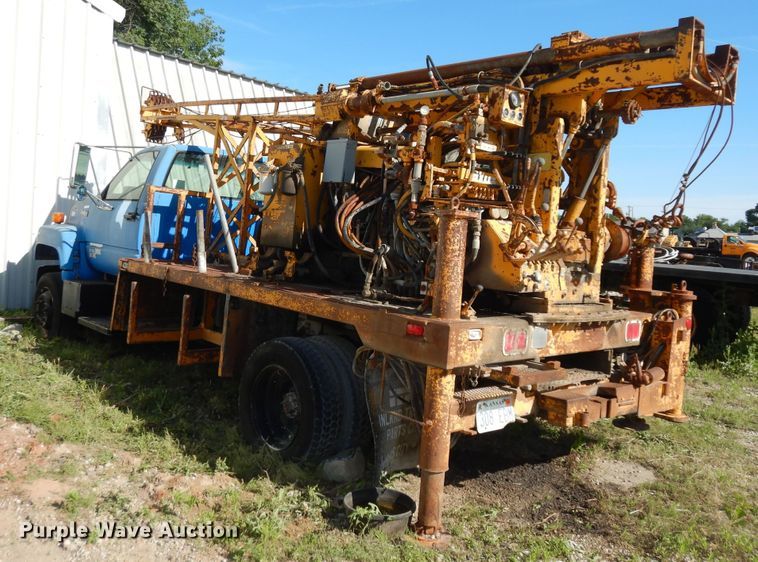 image for item MD9189 1995 GMC TopKick LoPro  drilling rig truck