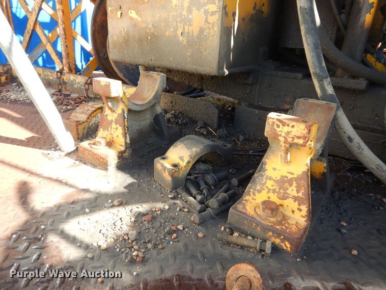 image for item MD9189 1995 GMC TopKick LoPro  drilling rig truck