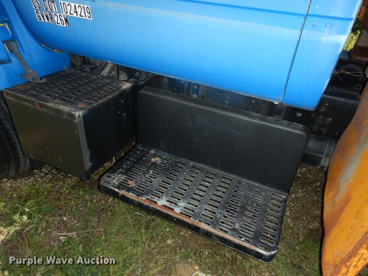 image for item MD9189 1995 GMC TopKick LoPro  drilling rig truck