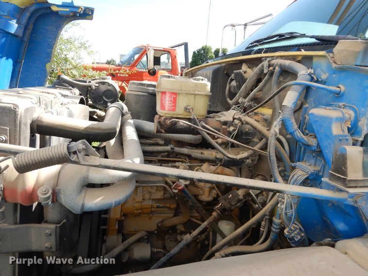 image for item MD9189 1995 GMC TopKick LoPro  drilling rig truck