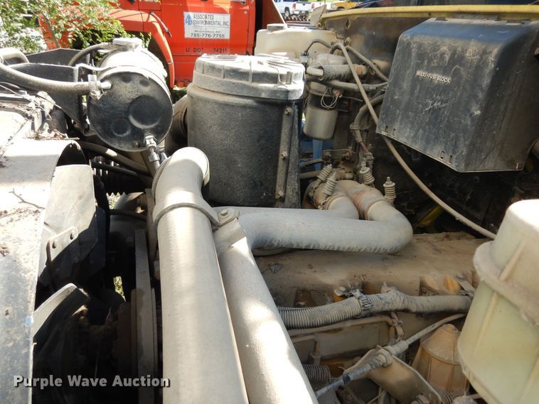 image for item MD9189 1995 GMC TopKick LoPro  drilling rig truck