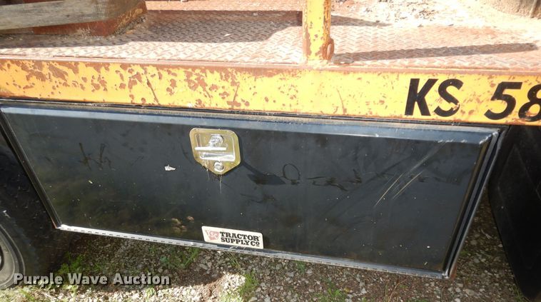 image for item MD9189 1995 GMC TopKick LoPro  drilling rig truck