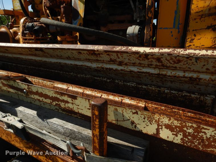 image for item MD9189 1995 GMC TopKick LoPro  drilling rig truck