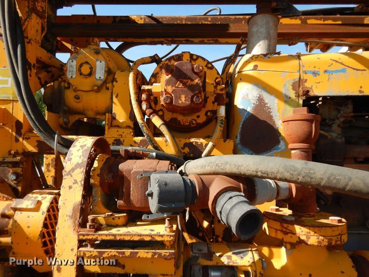 image for item MD9189 1995 GMC TopKick LoPro  drilling rig truck