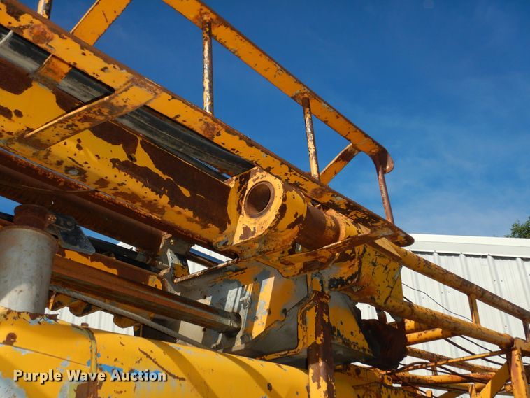 image for item MD9189 1995 GMC TopKick LoPro  drilling rig truck