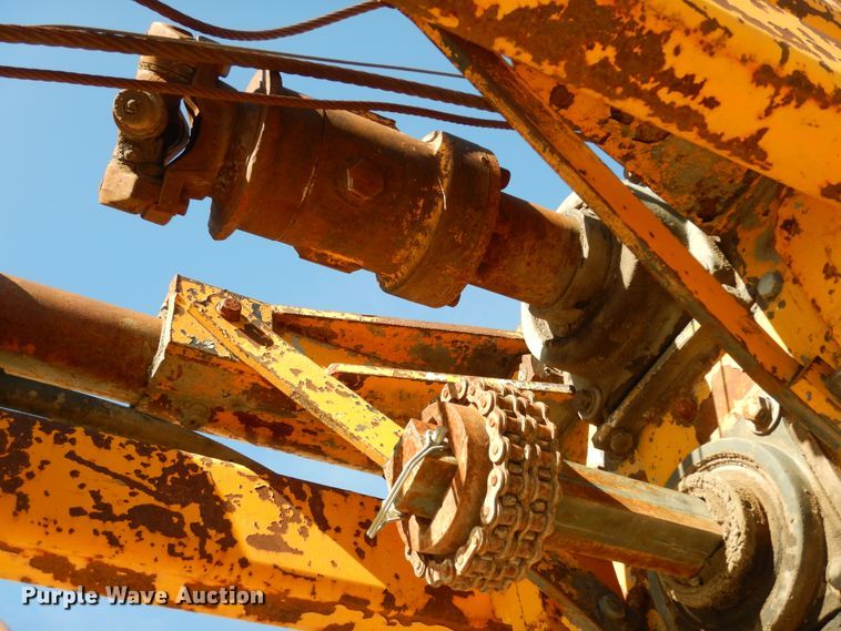 image for item MD9189 1995 GMC TopKick LoPro  drilling rig truck