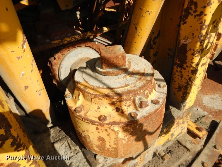 image for item MD9189 1995 GMC TopKick LoPro  drilling rig truck