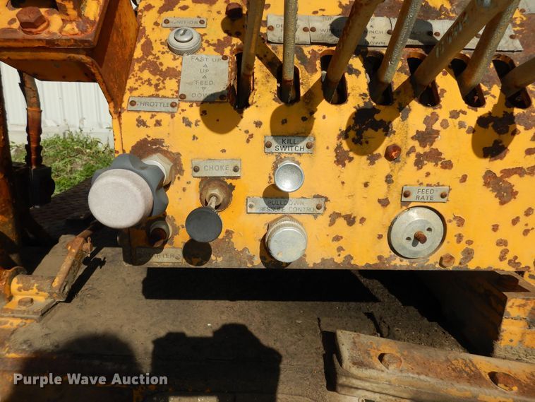 image for item MD9189 1995 GMC TopKick LoPro  drilling rig truck