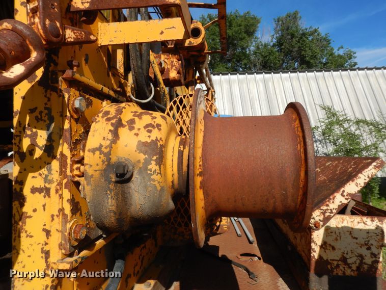 image for item MD9189 1995 GMC TopKick LoPro  drilling rig truck