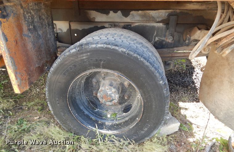 image for item MD9189 1995 GMC TopKick LoPro  drilling rig truck