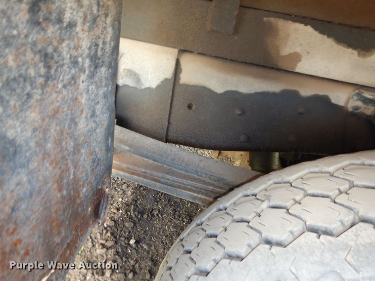 image for item MD9189 1995 GMC TopKick LoPro  drilling rig truck