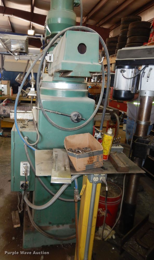 image for item MD9220 2008 Grizzly X6330B  milling machine