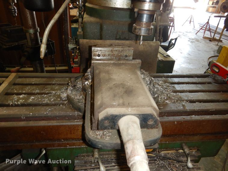 image for item MD9220 2008 Grizzly X6330B  milling machine